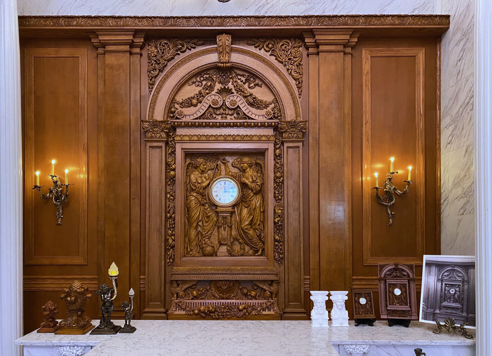 A replica of the RMS Titanic's Grand Staircase clock